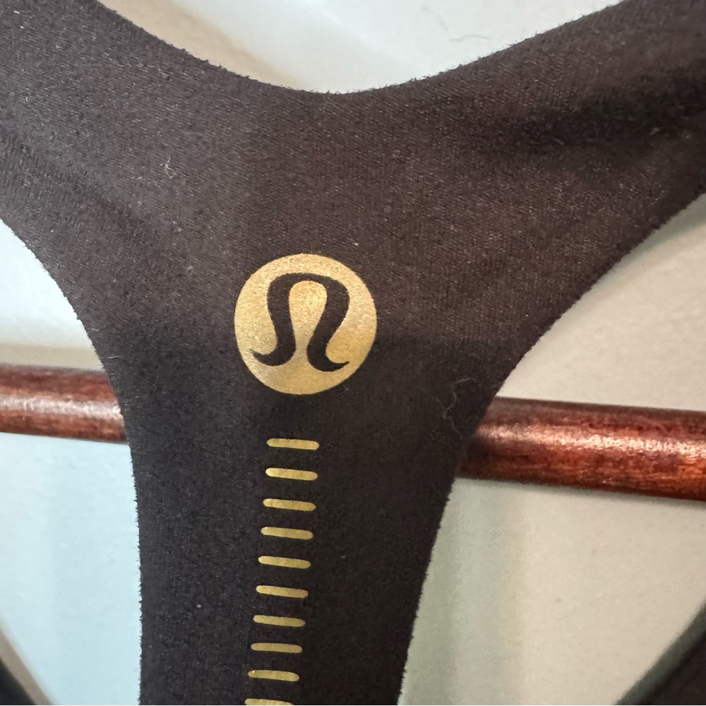 Lululemon Arise Bra Light Support, C/D Cup in Black. EUC. The Shine. Size 6 - Picture 6 of 14